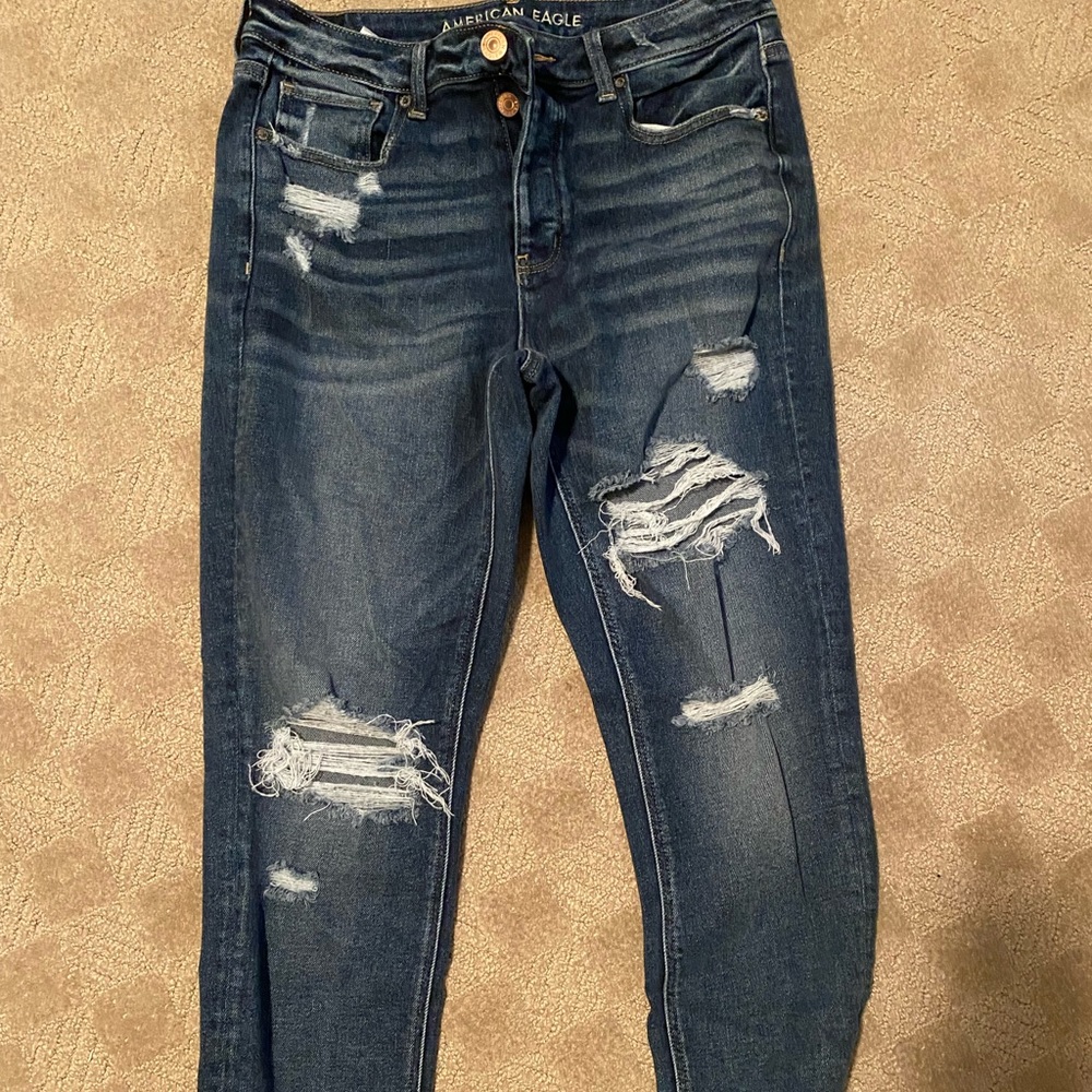 American eagle ripped boyfriend jeans